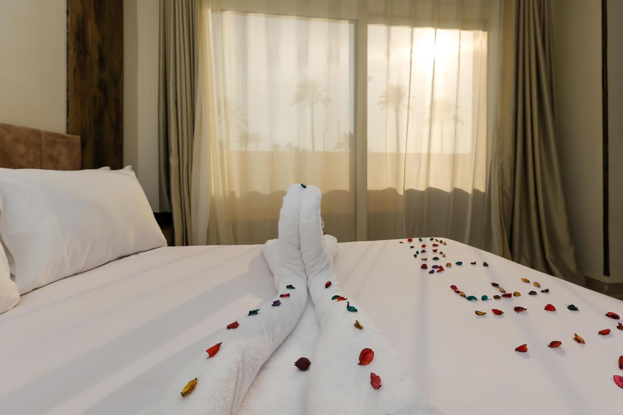 Taj Pyramids View Inn Kafrat al Jabal Екстер'єр фото
